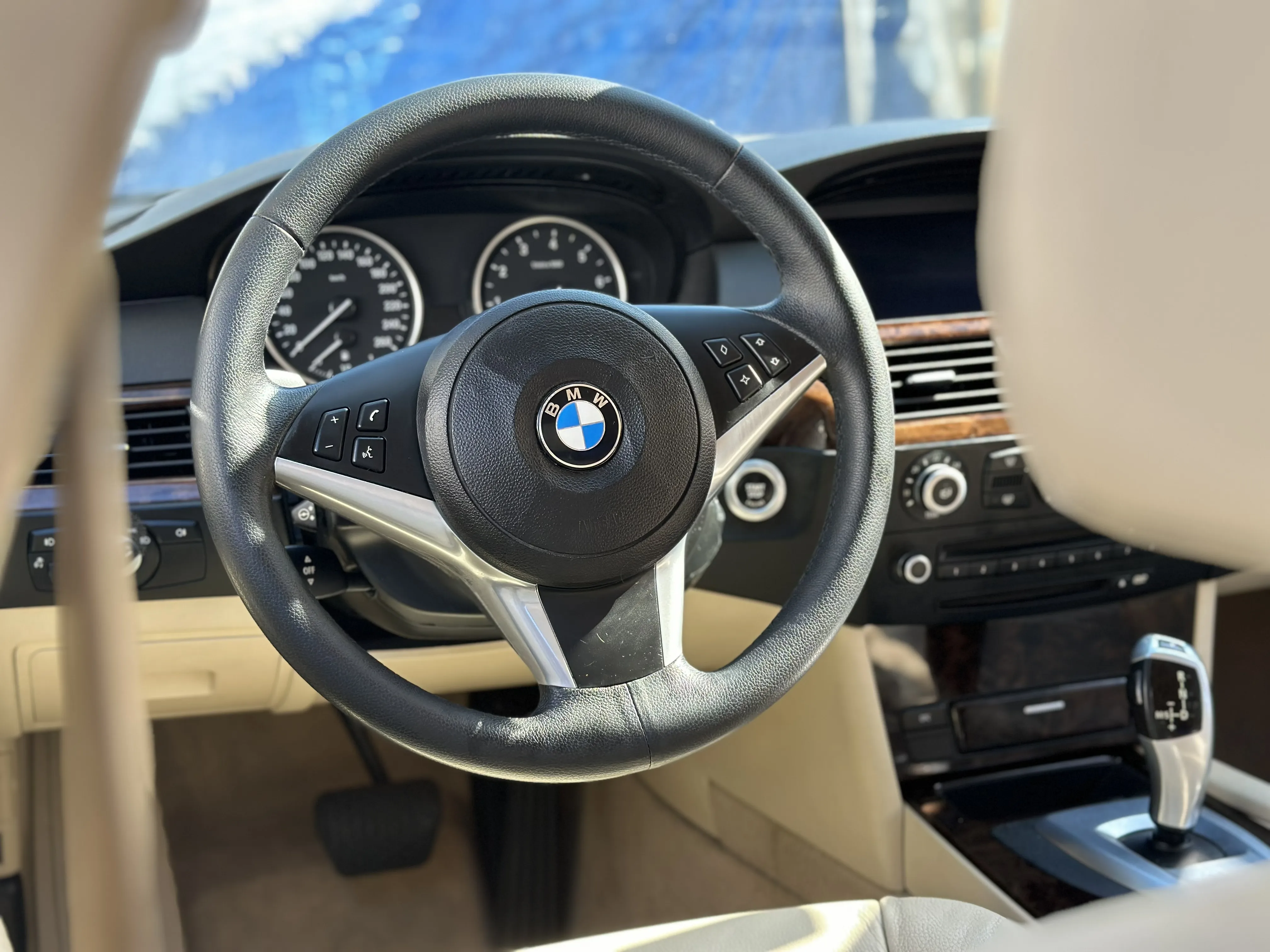 Sesje wnętrza - fotografia wnętrza samochodu